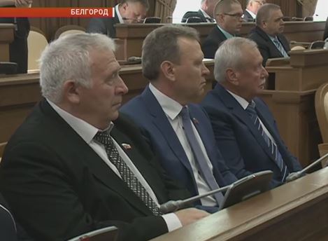 Вручение удостоверения депутата Ивану Коневу