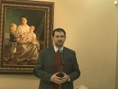 Александр Щеглов приветствовал участников открытия выставки «Портрет семьи» из собрания Русского музея