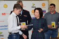 Депутаты областной Думы поздравили юных белгородцев с получением паспортов