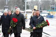 Руководители региона почтили память погибших при пожаре в Кемерово