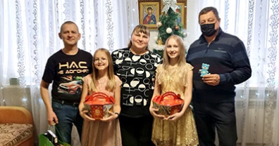 Депутаты областной Думы исполняют мечты детей с ёлки желаний
