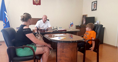 Оказание материальной поддержки и консультации по различным темам: депутаты областной Думы провели приёмы граждан