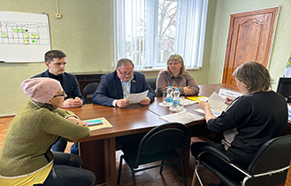 Депутаты областной Думы продолжают встречи со своими избирателями