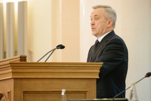Евгений Савченко выступил с отчётом о результатах деятельности Правительства области