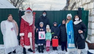 Картина в обмен на мечту: 14 детей из Краснояружского района получили подарки благодаря организованному депутатом благотворительному аукциону