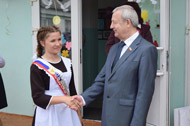 Александр Скляров поздравил выпускников Чернянского района с окончанием учебного года