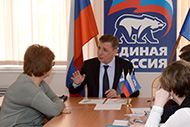 Депутат Олег Михайлов оказал помощь детской больнице Губкина
