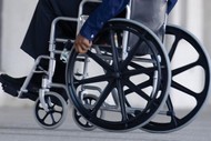 Белгородец Максим Артамонов получил в подарок инвалидную коляску с электронным управлением