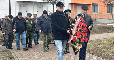 Депутаты облдумы приняли участие в митингах в День памяти о россиянах, выполнявших долг за пределами Отечества 